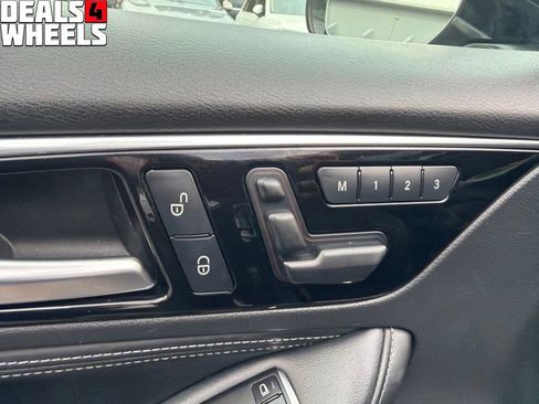 Used 2018 INFINITI QX30 Premium w/ Navigation Package AWD/4WD image 13