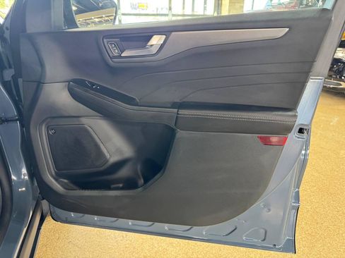Used 2025 Ford Escape Active w/ Active Premium Tech Pack FWD image 10