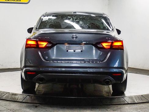 Used 2019 Nissan Altima 2.5 SV image 3