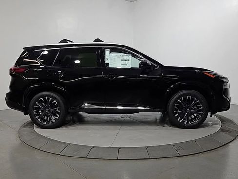 New 2026 Nissan Rogue Platinum image 7