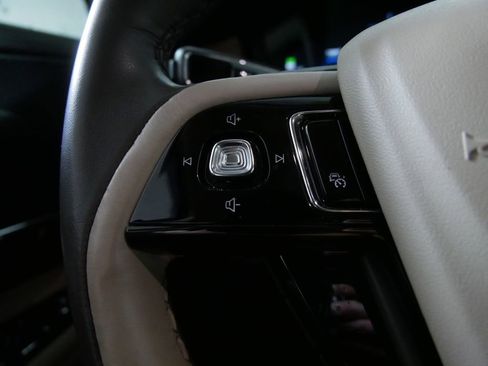 Used 2023 Lincoln Corsair Reserve w/ Jet Appearance Package image 19