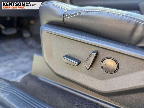 Used 2025 Ford Expedition Platinum image 40