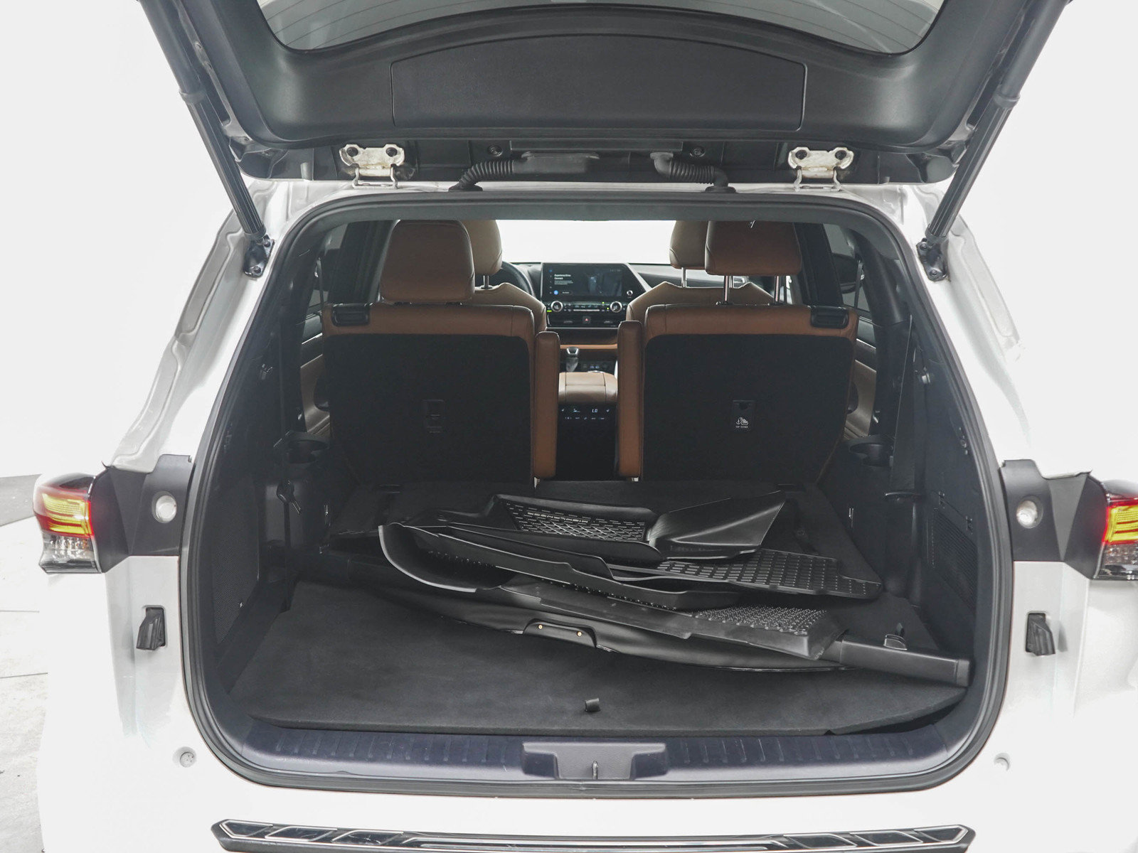 Used 2023 Toyota Highlander Platinum AWD/4WD image 15