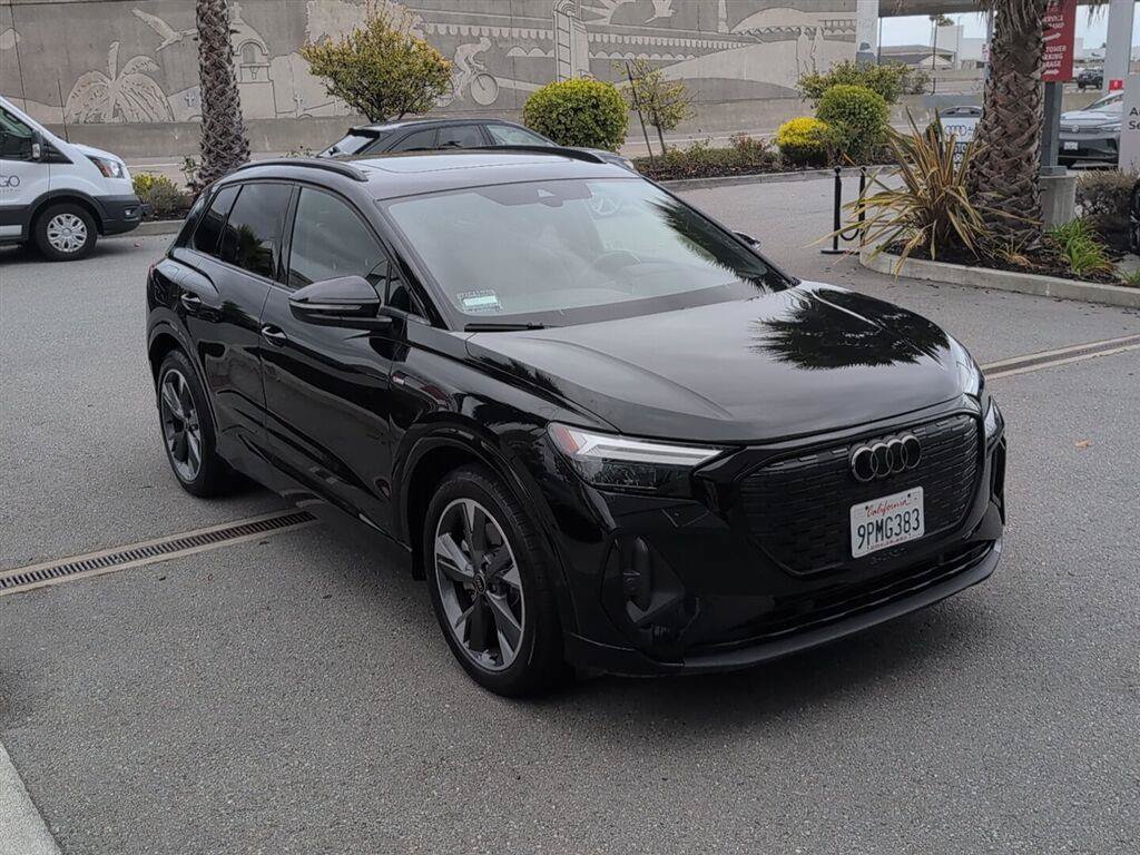 Used 2024 Audi Q4 e-tron Premium Plus w/ Premium Plus AWD/4WD image 4