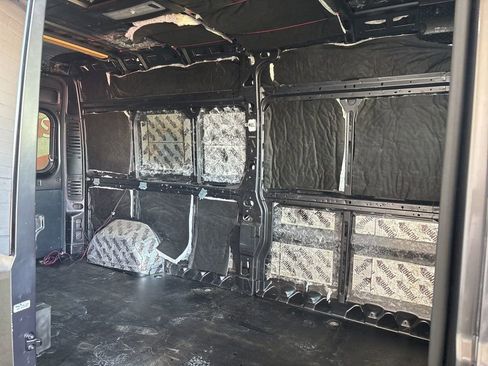 Used 2019 RAM ProMaster 2500 w/ Premium Appearance Group FWD image 18