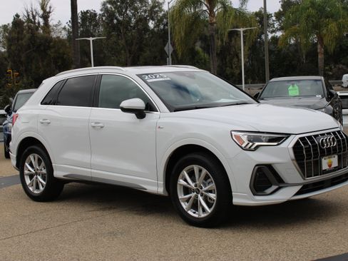 Certified 2025 Audi Q3 2.0T Premium w/ Convenience Package AWD/4WD image 7