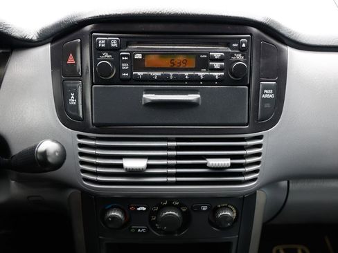 Used 2005 Honda Pilot LX image 32