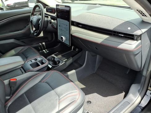 Used 2025 Ford Mustang Mach-E Premium w/ Sport Appearance Package AWD/4WD image 27