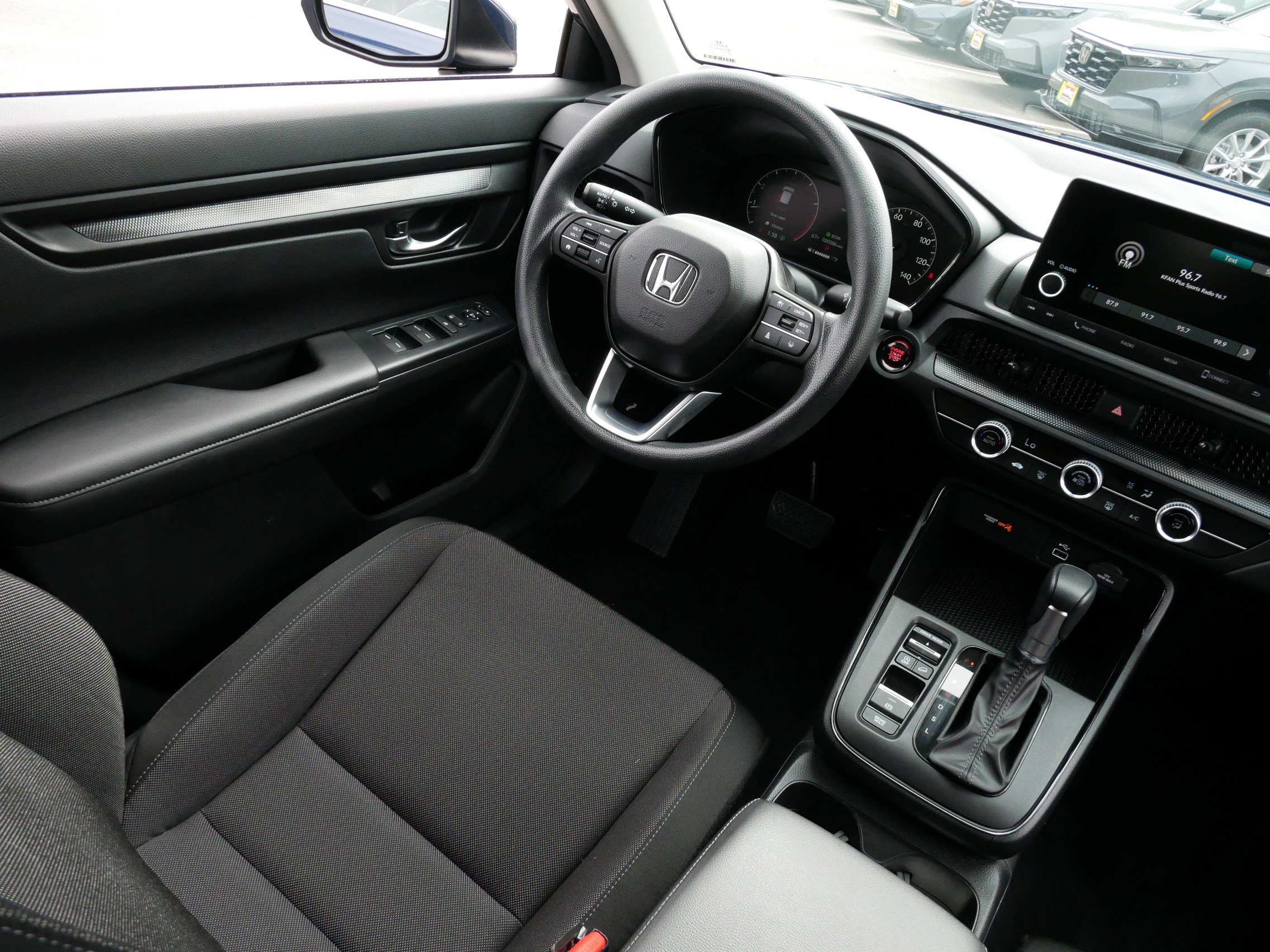 Used 2024 Honda CR-V LX image 9