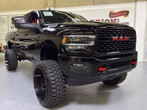 Used 2024 RAM 2500 Big Horn w/ Night Edition AWD/4WD image 3