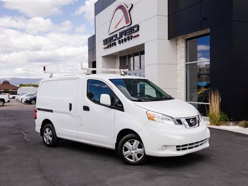 Used 2018 Nissan NV200 SV w/ Navigation Package FWD image 1
