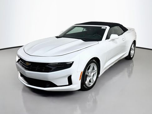 Used 2020 Chevrolet Camaro LT RWD image 4