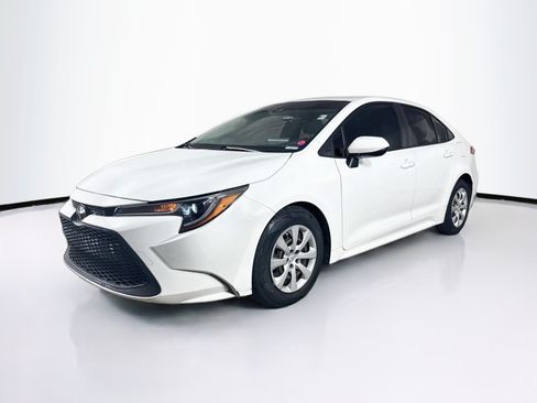 Used 2022 Toyota Corolla LE FWD image 4