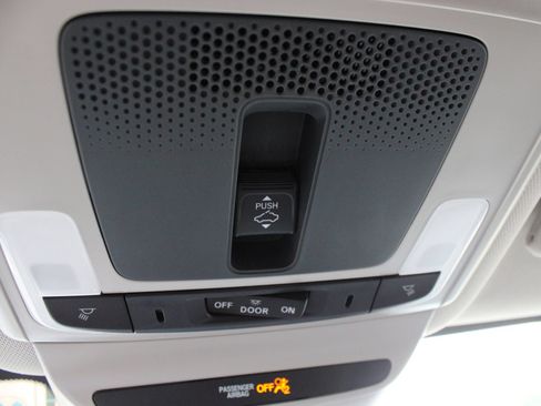 Used 2025 Honda HR-V EX-L image 49
