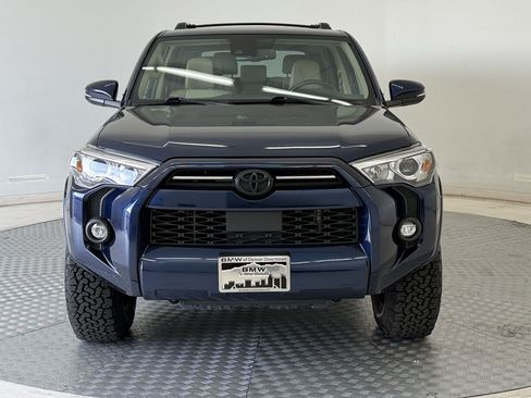 Used 2022 Toyota 4Runner SR5 Premium w/ Moonroof Package AWD/4WD image 6