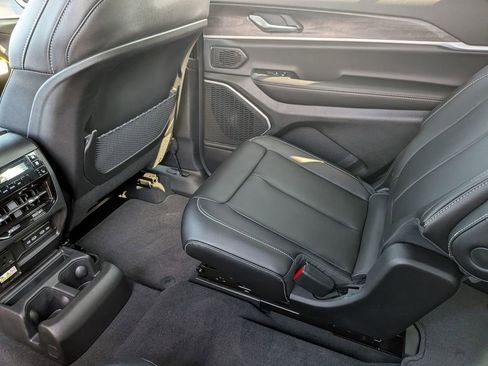 New 2026 Jeep Grand Cherokee L Limited w/ Limited Altitude Package RWD image 33