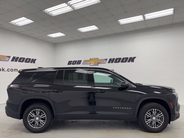 Used 2024 Chevrolet Traverse LS w/ LPO, Floor Liner Package FWD image 4
