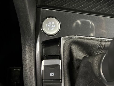 Used 2024 Volkswagen Tiguan Wolfsburg Edition image 54