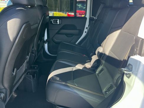 Certified 2024 Jeep Gladiator Sport w/ Premium Package image 17