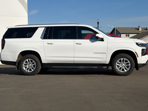 Used 2025 Chevrolet Suburban LS w/ Max Trailering Package image 3