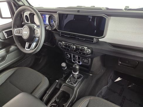 Used 2025 Jeep Wrangler Sahara w/ Safety Group image 29