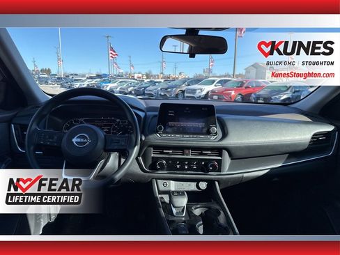 Used 2023 Nissan Rogue S image 37