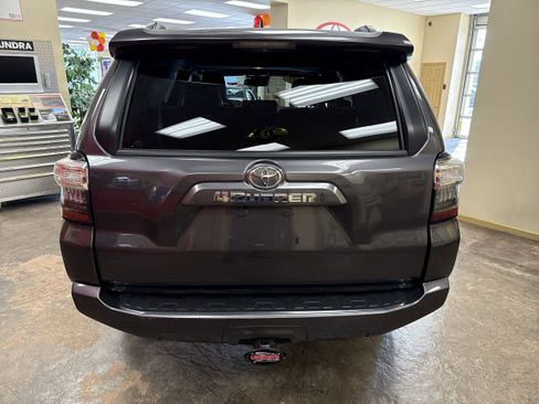 Used 2021 Toyota 4Runner SR5 Premium w/ Moonroof Package image 7