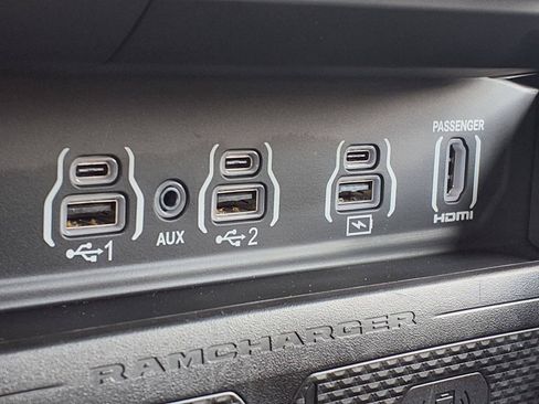 Used 2025 RAM 1500 Limited w/ Off Road Group AWD/4WD image 19