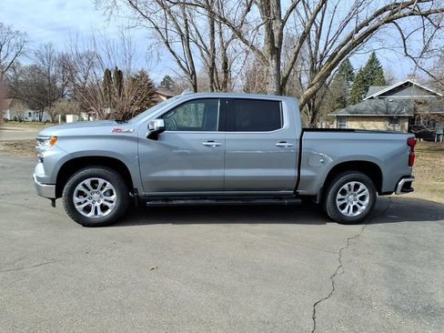 Used 2025 Chevrolet Silverado 1500 LTZ image 7