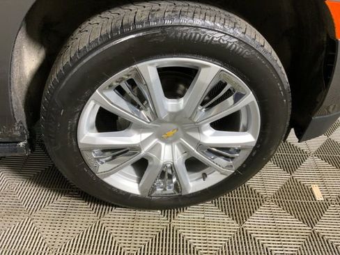 Used 2021 Chevrolet Suburban High Country w/ Premium Package image 17