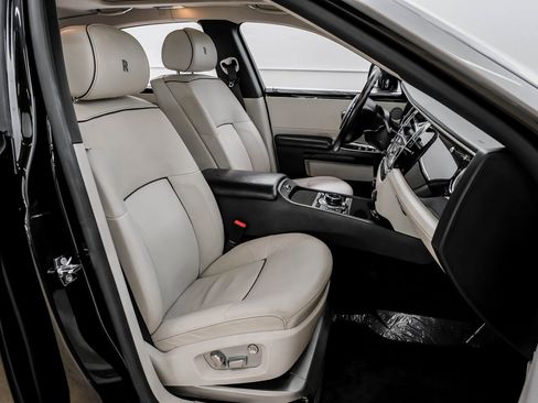 Used 2014 Rolls-Royce Ghost image 48