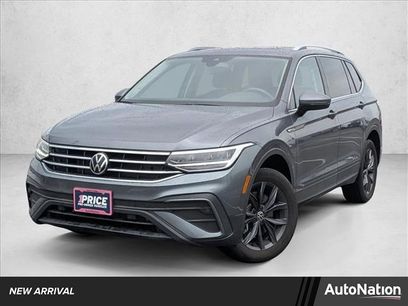 Used 2023 Volkswagen Tiguan SE w/ Panoramic Sunroof Package