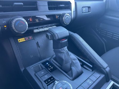 Used 2025 Toyota 4Runner TRD Off-Road image 41