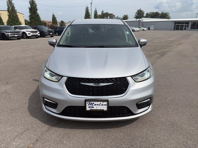 Used 2023 Chrysler Pacifica Touring-L FWD image 9