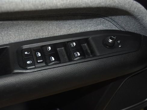 Used 2023 Jeep Compass Latitude image 23