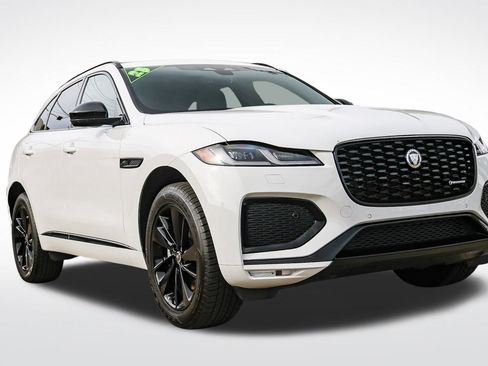 Used 2025 Jaguar F-PACE R-Dynamic S image 3