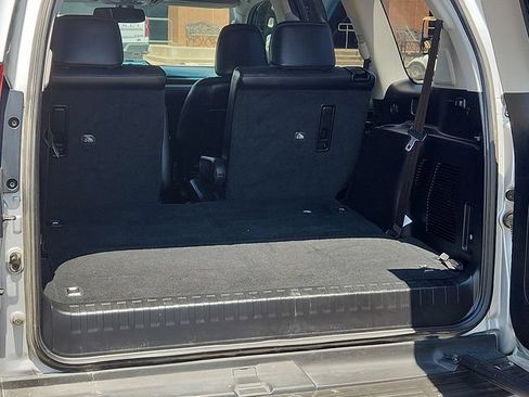 Used 2018 Lexus GX 460 Luxury w/ Sport Design Package AWD/4WD image 9
