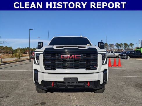 Used 2024 GMC Sierra 2500 AT4 image 12