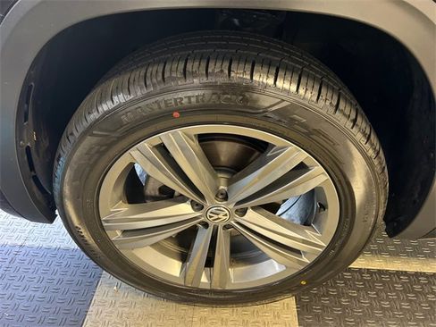 Used 2019 Volkswagen Atlas SE w/ Towing Package image 9