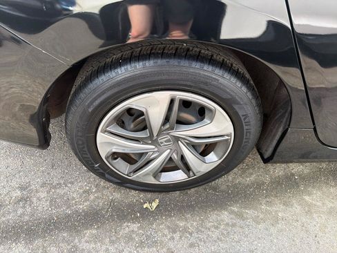Used 2019 Honda Civic LX image 5