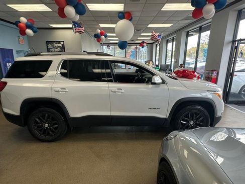 Used 2018 GMC Acadia SLT image 15