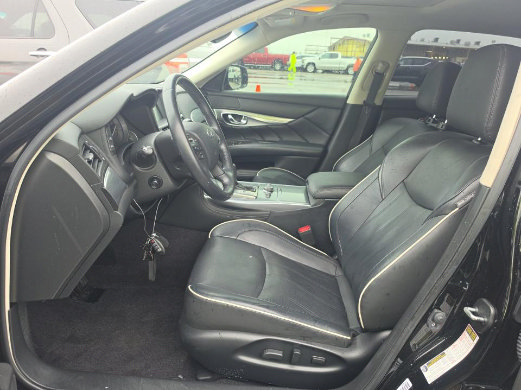 Used 2018 INFINITI Q70 L 3.7 AWD/4WD image 3