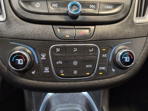 Used 2022 Chevrolet Malibu LT FWD image 23