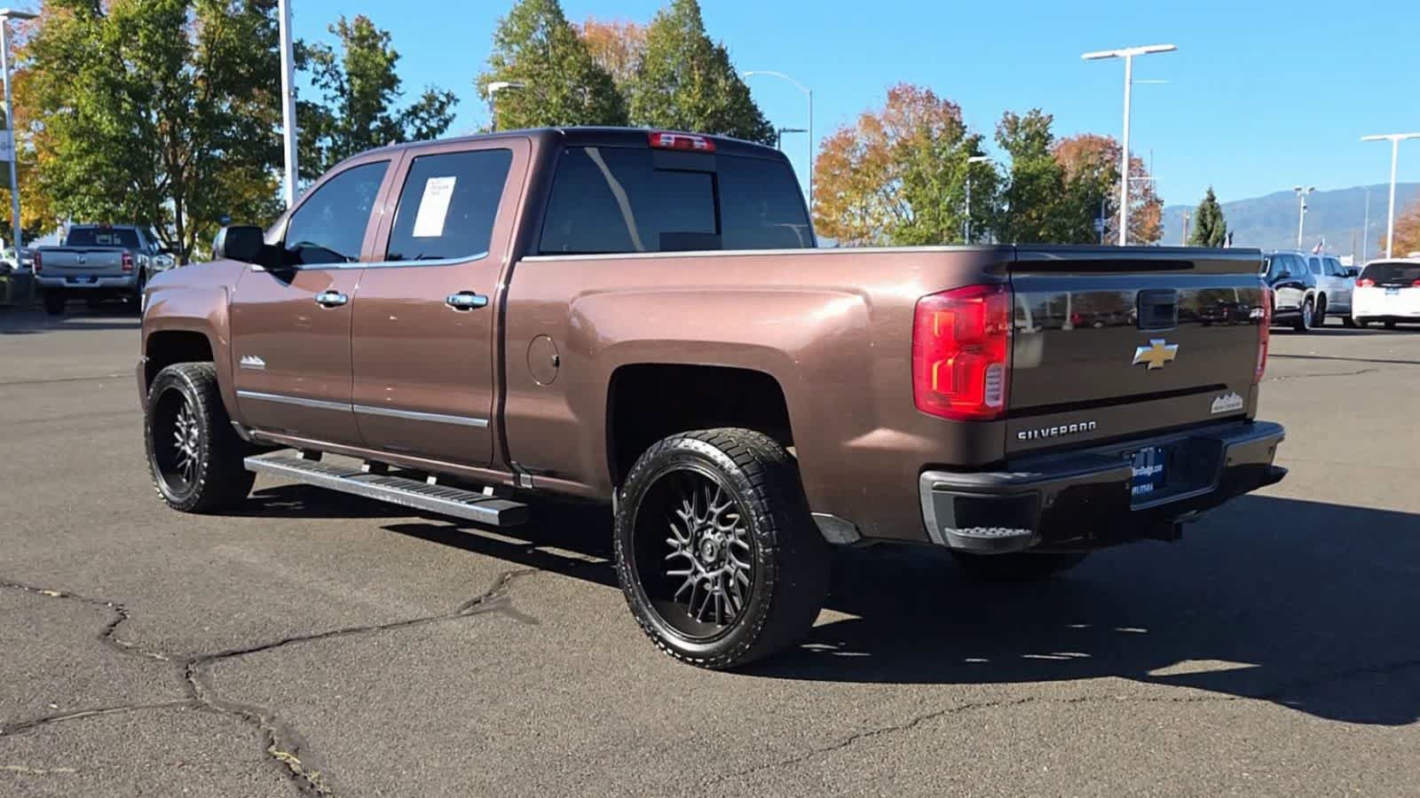 Used 2016 Chevrolet Silverado 1500 High Country w/ High Country Premium Package AWD/4WD image 6