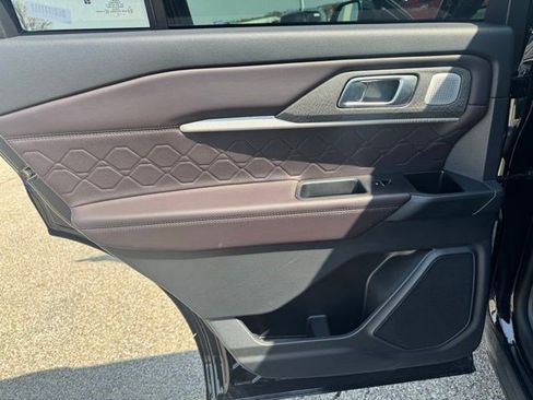 Used 2025 Ford Explorer Platinum w/ LUX Leather Package image 26