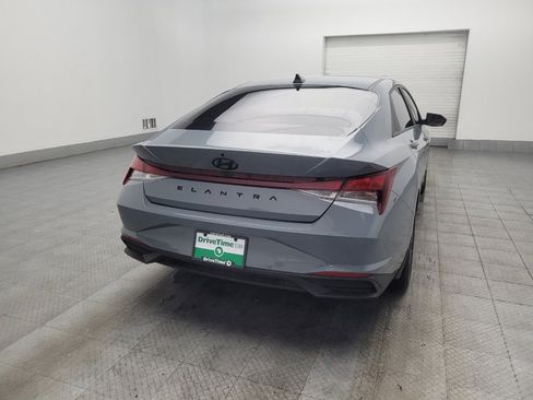 Used 2022 Hyundai Elantra SEL FWD image 7