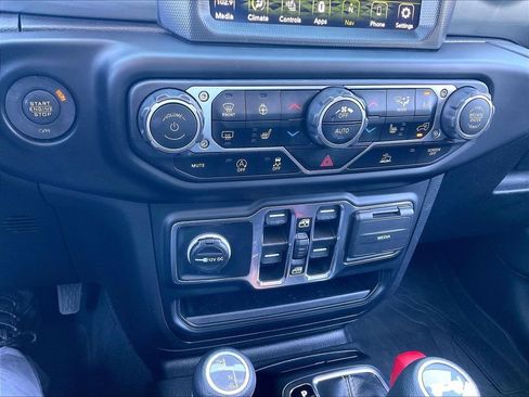 Used 2023 Jeep Wrangler Unlimited Sahara w/ Cold Weather Group AWD/4WD image 24