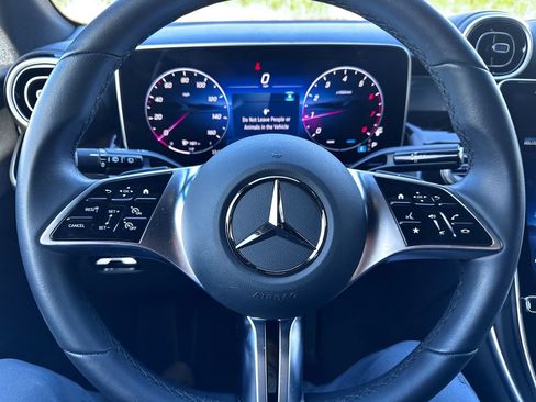 Used 2025 Mercedes-Benz GLC 300 image 18