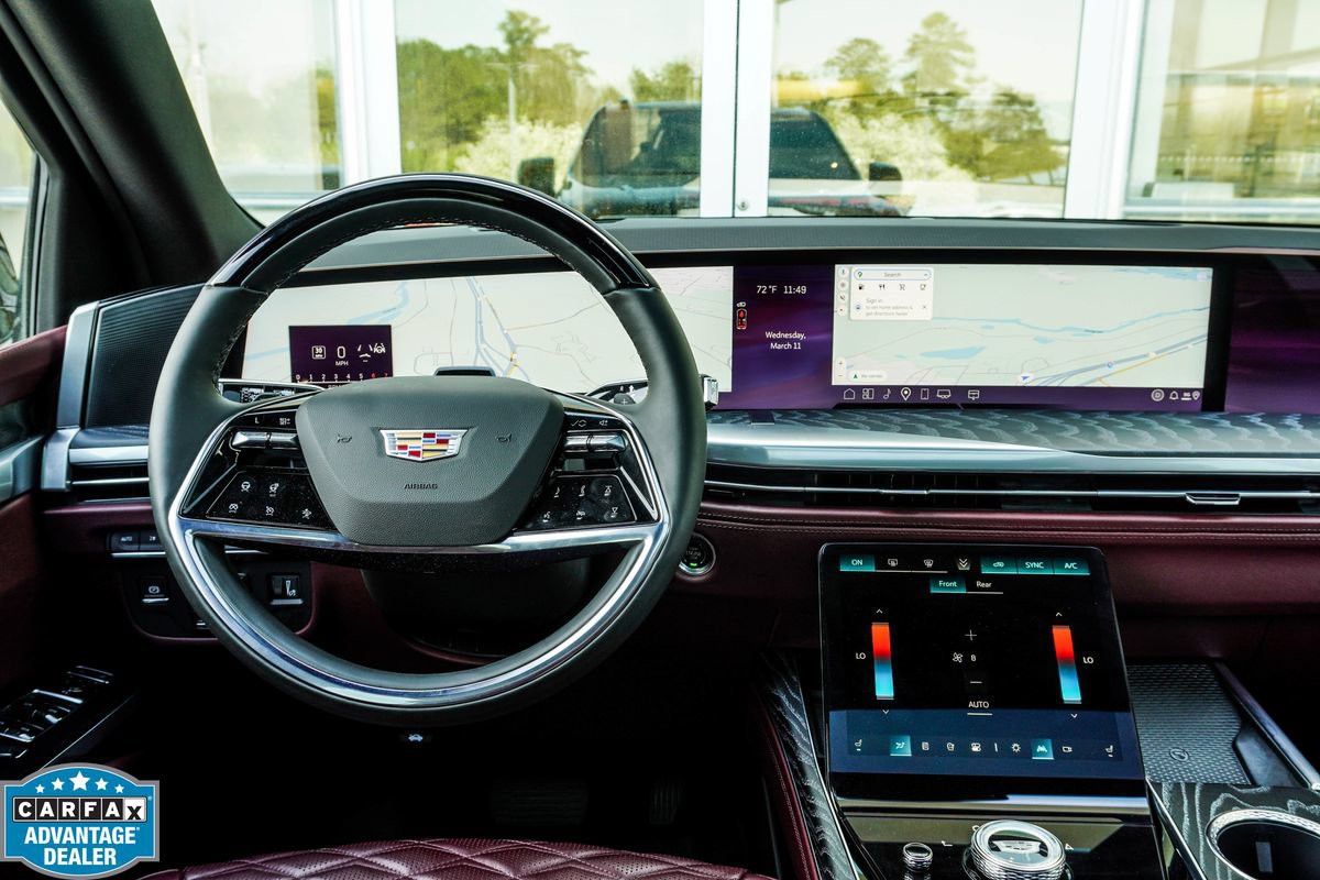 Used 2026 Cadillac Escalade Luxury w/ Touring Package AWD/4WD image 18