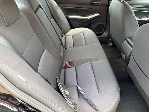Used 2025 Nissan Altima 2.5 SV FWD image 15